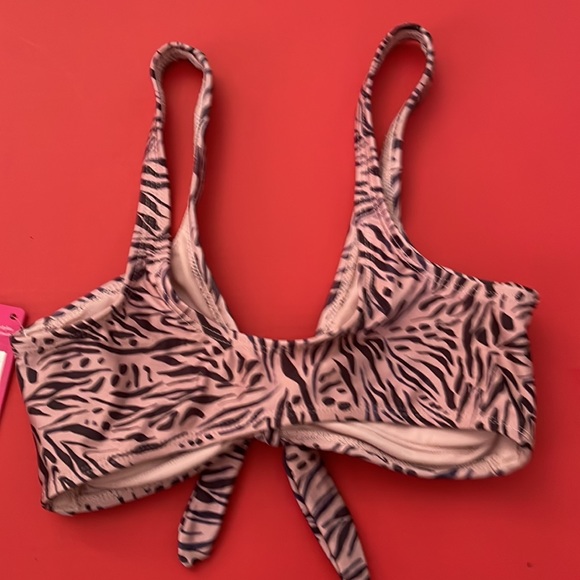 Womens or juniors size medium 4-6 xhilaration bathing suit top - Picture 6 of 7